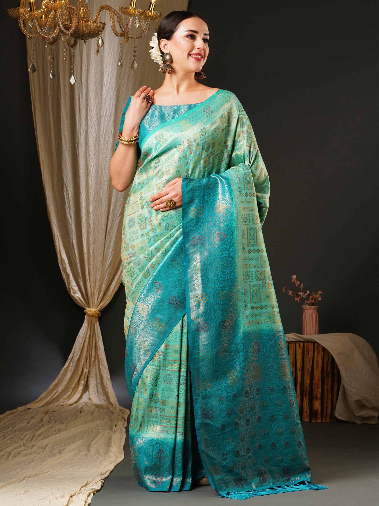 Women's Kanjeevaram Silk Blue Woven Design Celebrity Saree With Blouse Piece
