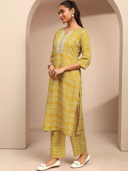 Women Ethnic Motifs Printed Regular Thread Work Kurta with Trousers & With Dupatta