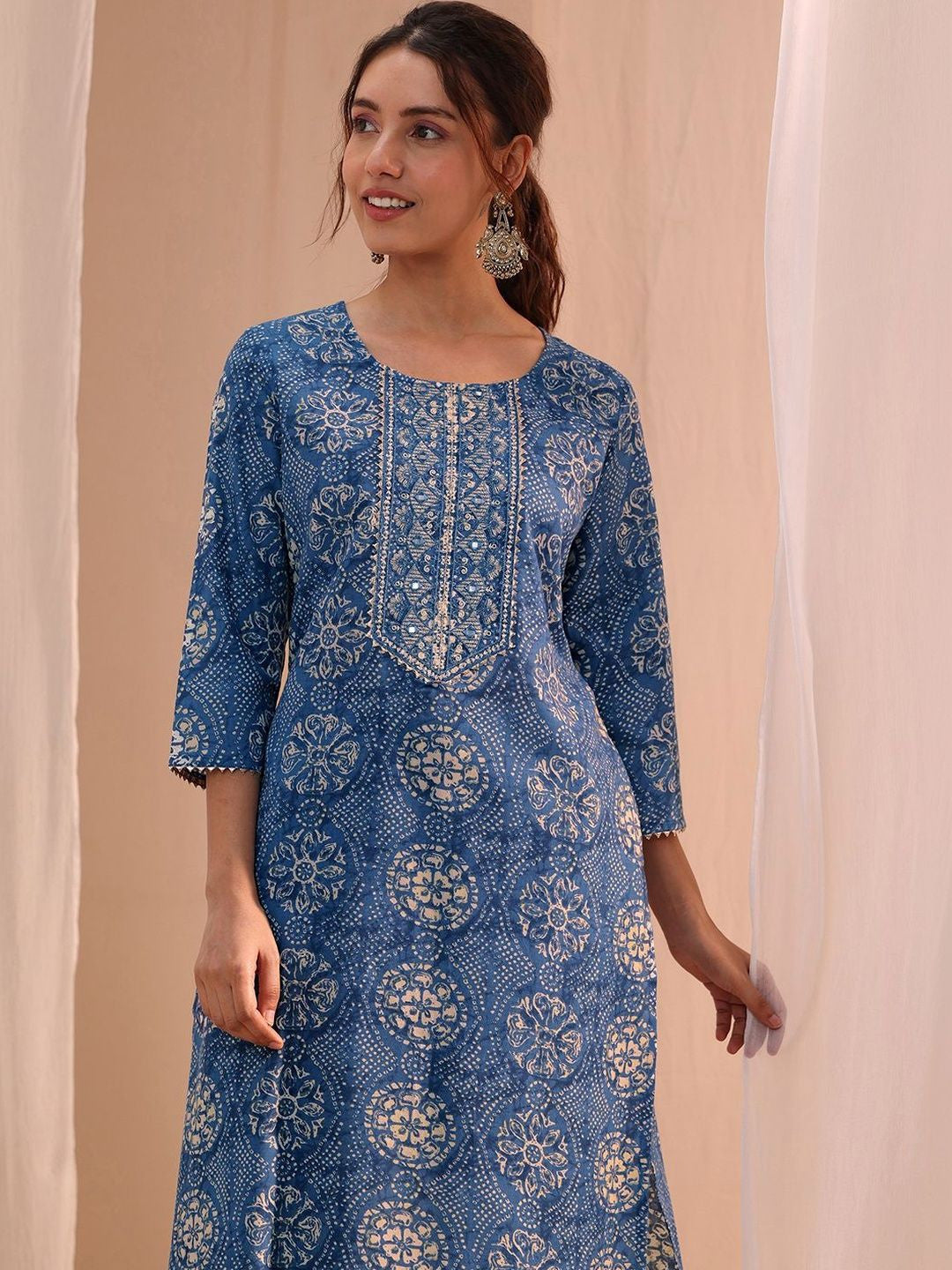 Women Ethnic Motifs Printed Regular Kurta with Trousers & With Dupatta