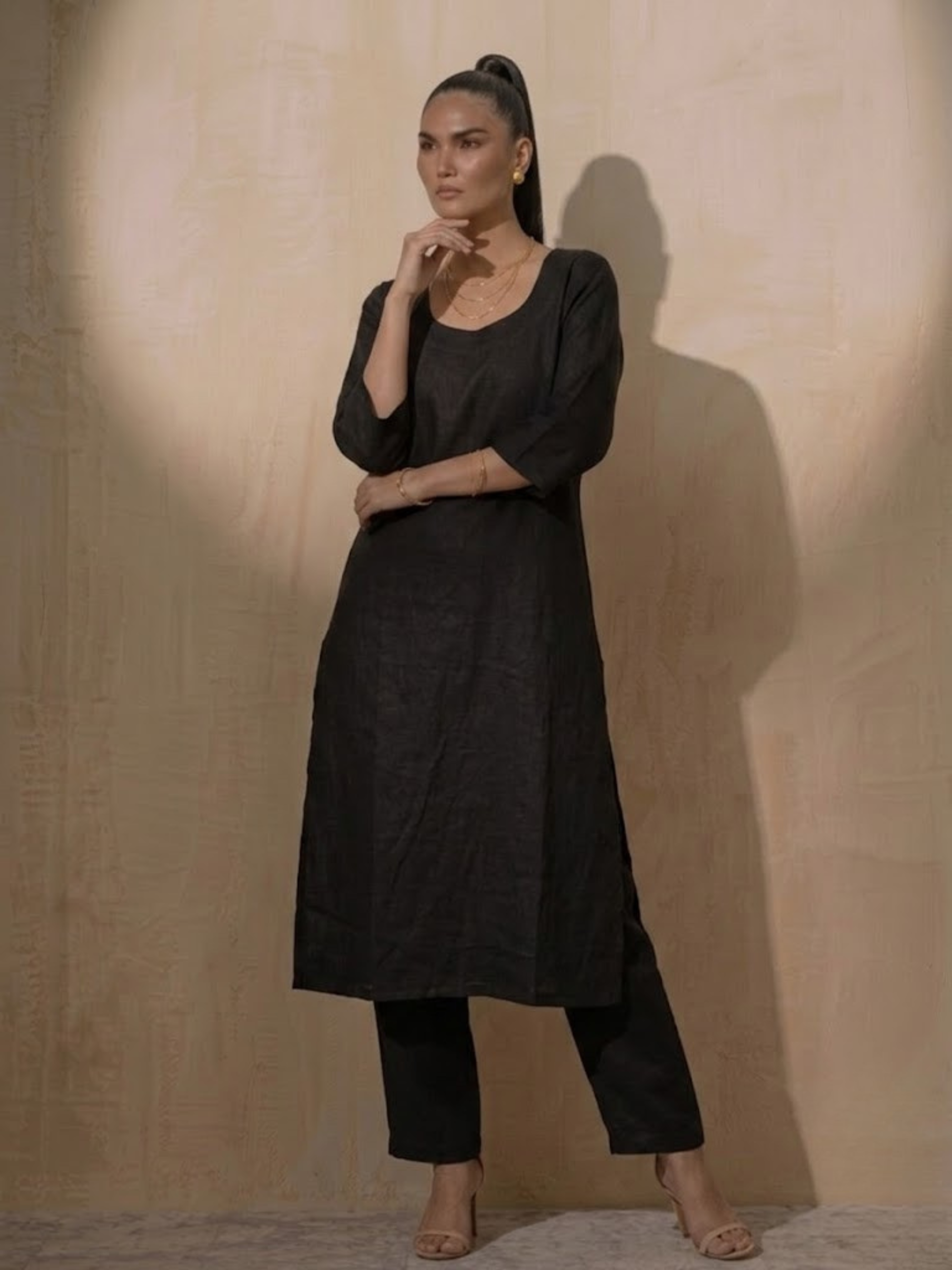 Dhiyona ST Swtantra Black Linen Round Neck Elbow Sleeve Kurta with Pants
