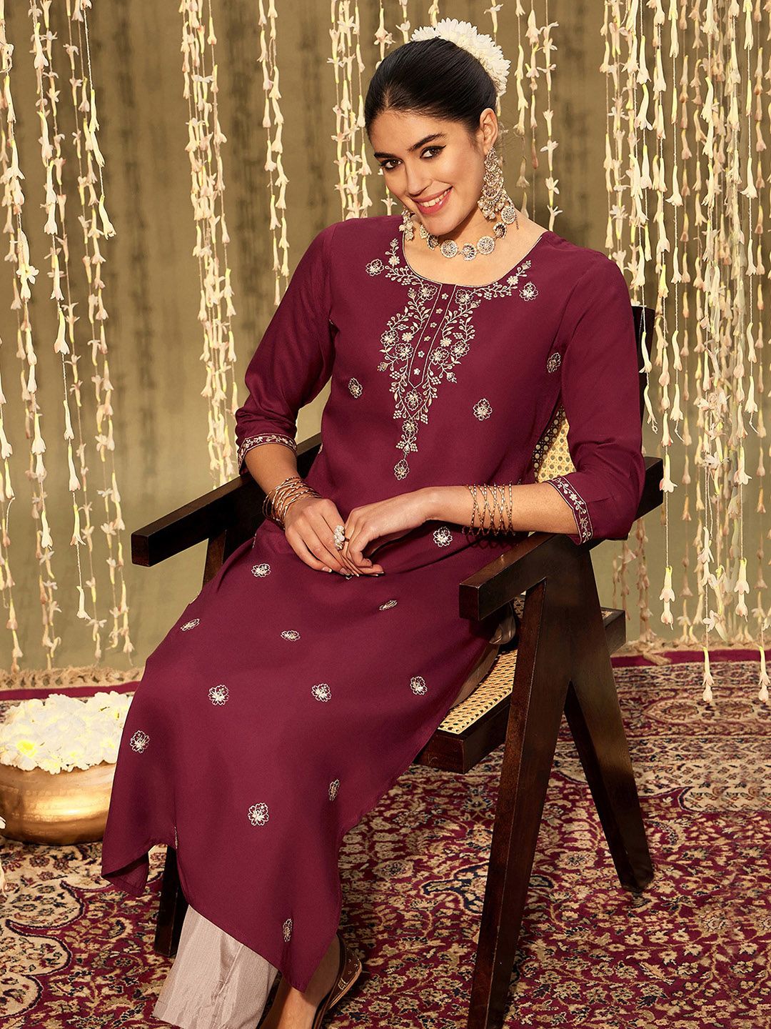 Dhiyona IE Women Floral Embroidered Floral Kurta