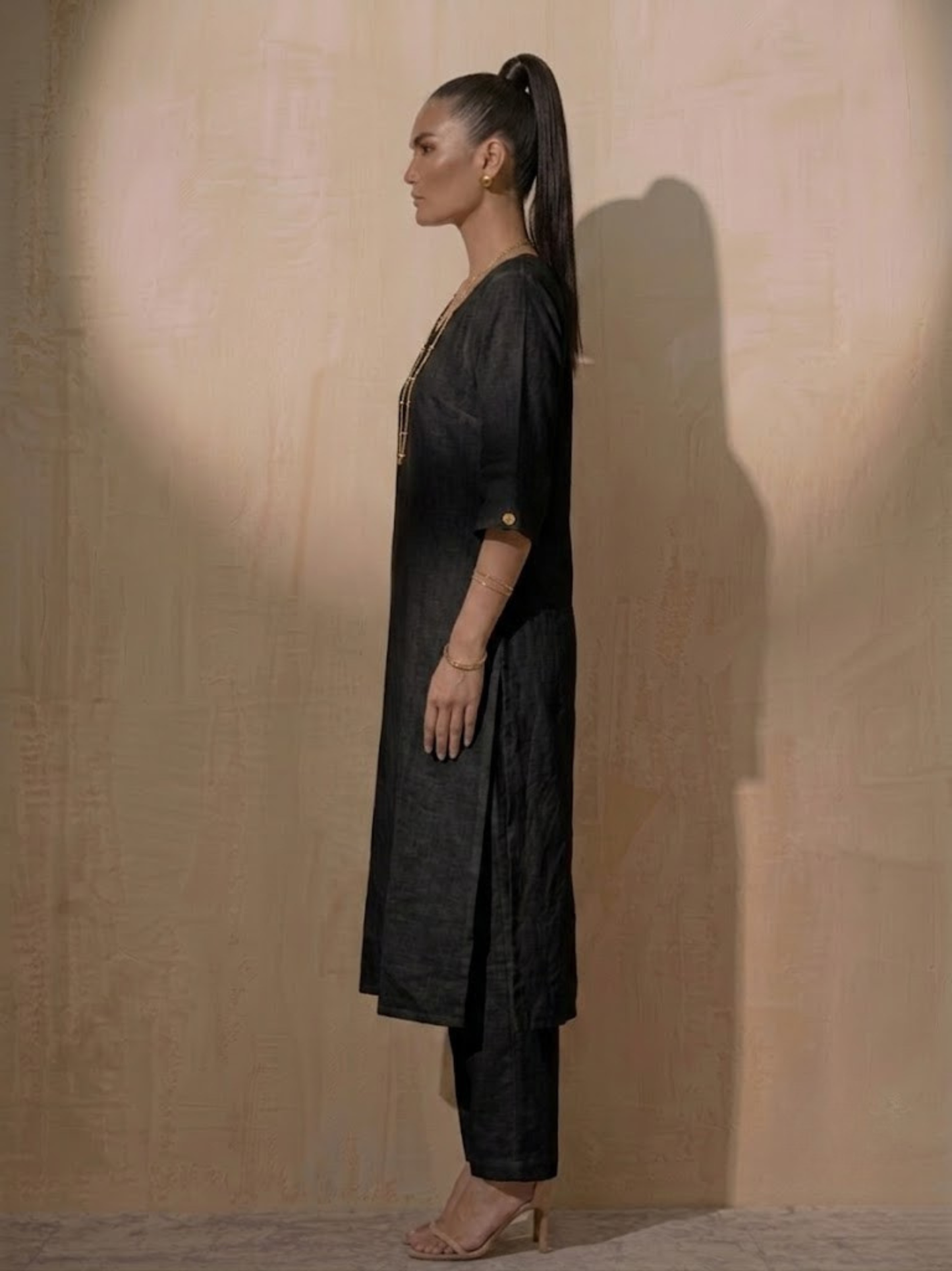Dhiyona ST Swtantra Black Linen Round Neck Elbow Sleeve Kurta with Pants