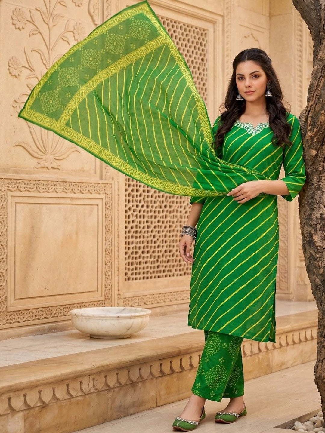 Women Printed Regular Thread Work Pure Cotton Kurta with Palazzos & With Dupatta
