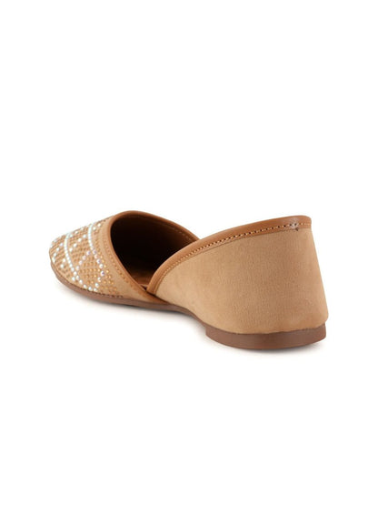 Dhiyona AK Embellished Mojaris