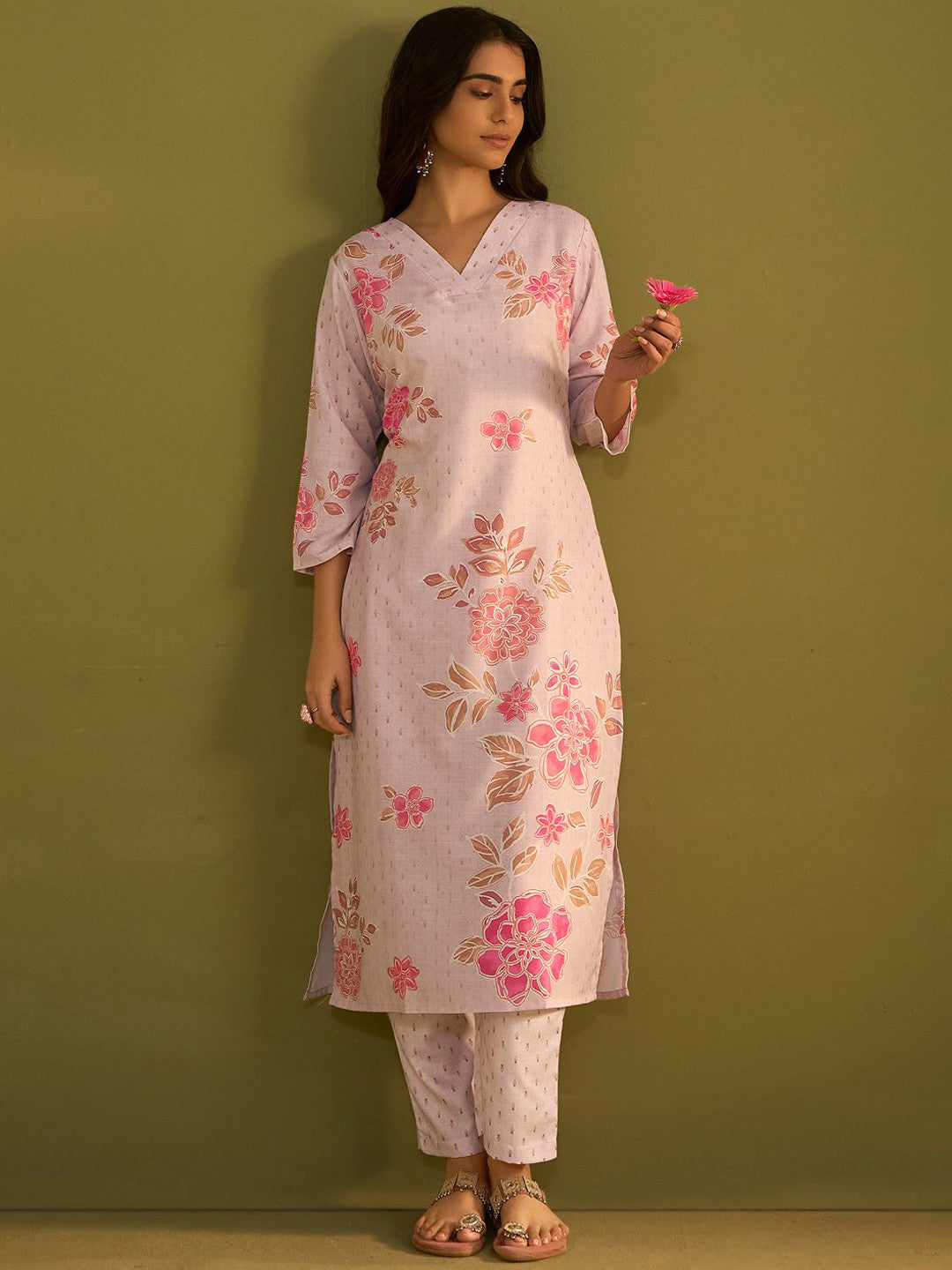 Women Floral Printed Regular Kurta with Trousers