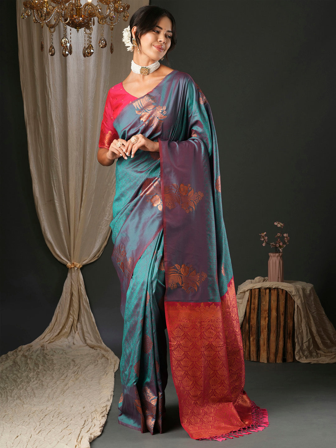 Women's Silk Blend Pink Woven Design Designer Saree With Blouse Piece