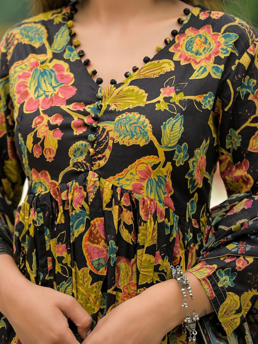 Dhiyona KL Floral Printed Straight Pure Cotton Kurta With Trouser & Dupatta