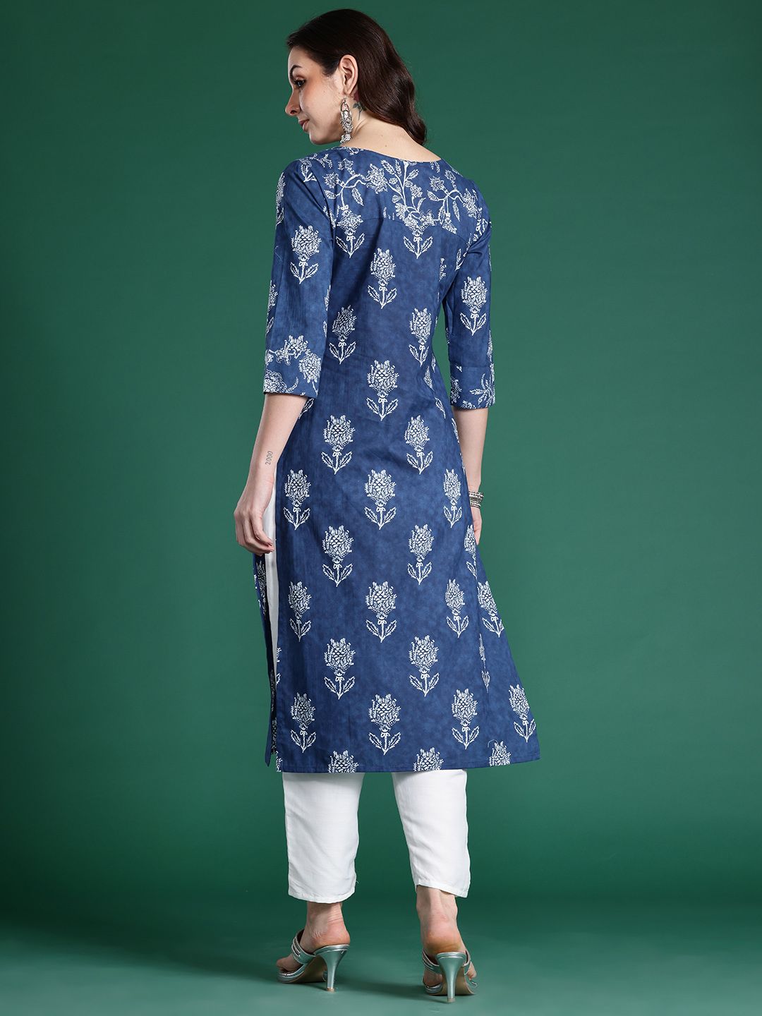 Dhiyona IE Floral Printed Indigo Kurta