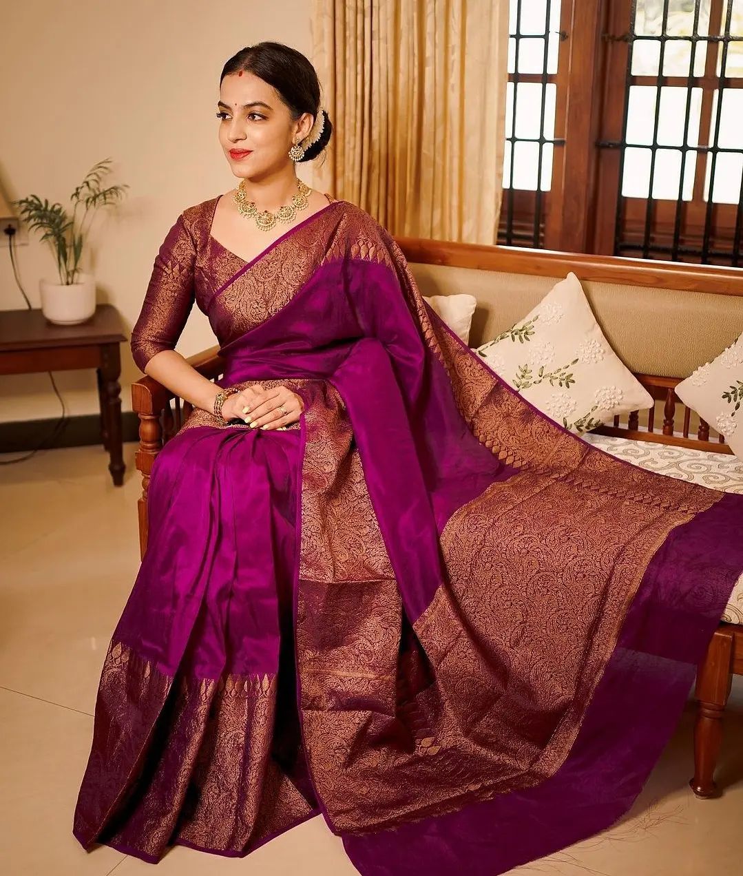 Dhiyona HH Magenta Pink Banarasi Woven Soft Saree with Antique Zari Border & Pallu