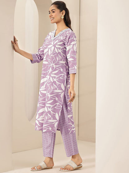 Gerua By Floral Printed V-Neck Straight Kurta With Trousers & Dupatta