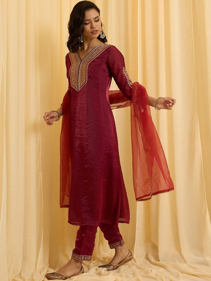 Dhiyona CH Women Ethnic Motifs Embroidered Regular Kurta with Trousers & With Dupatta