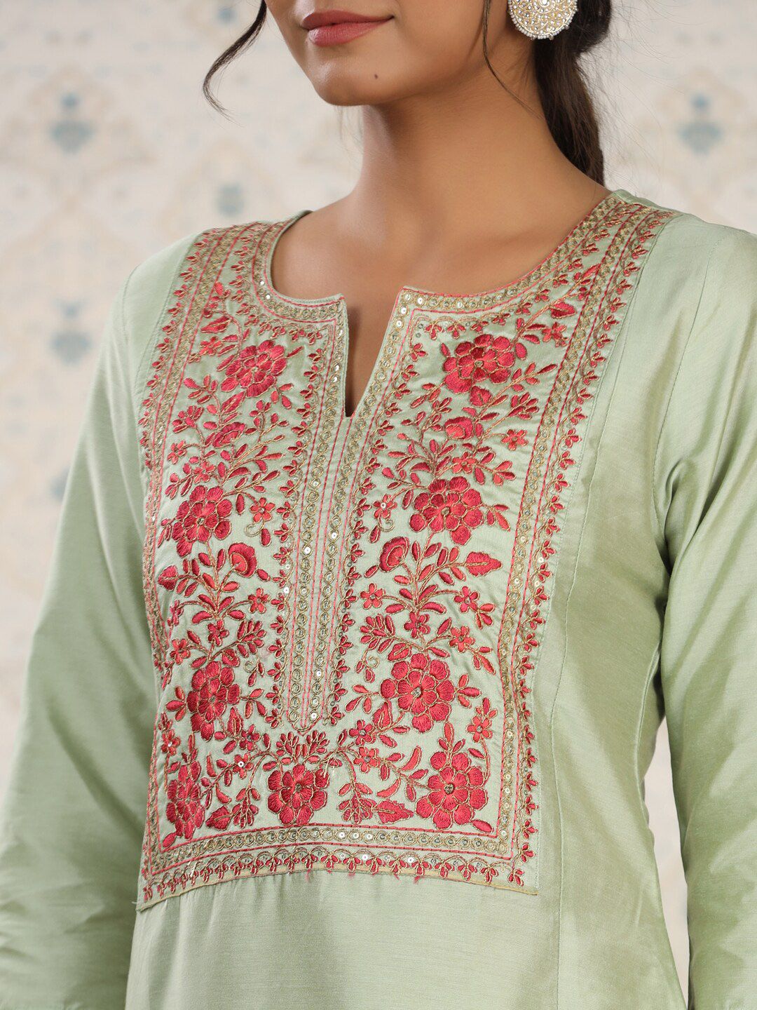 Dhiyona OD  Women Floral Thread Work Kurta