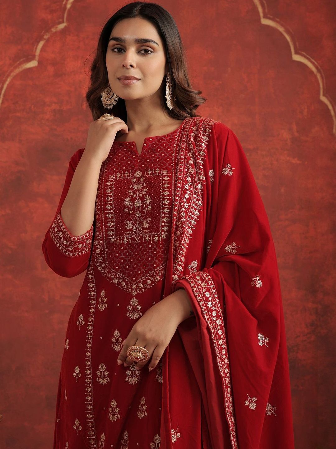 Dhiyona IE Women Ethnic Motifs Embroidered Kurta with Trousers & Dupatta