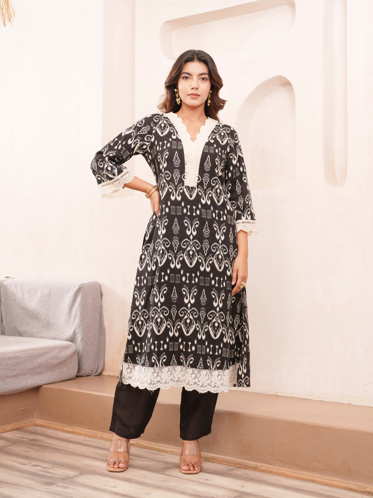 Tashvika Onyx Printed Kurta Pant Set