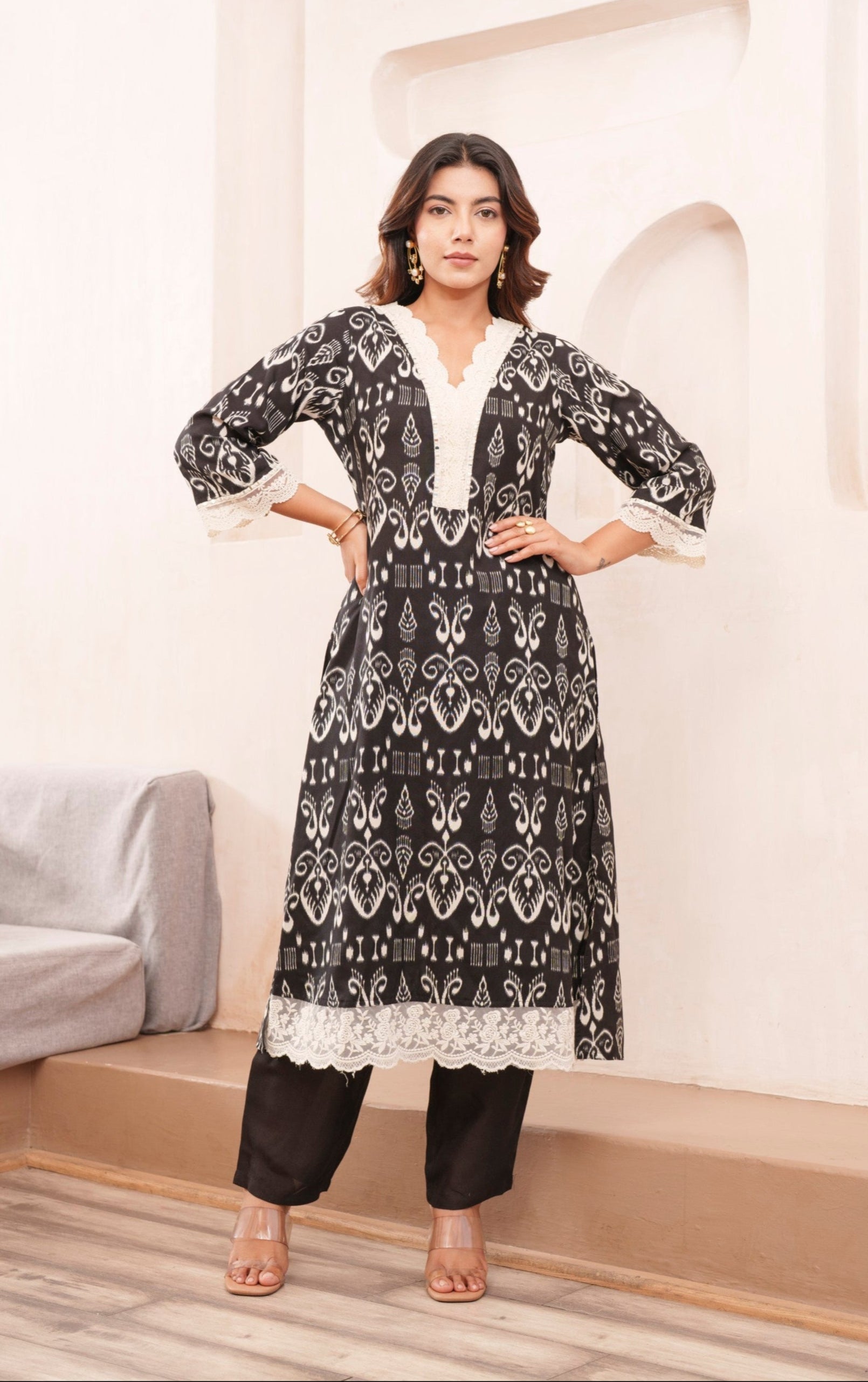 Tashvika Onyx Printed Kurta Pant Set
