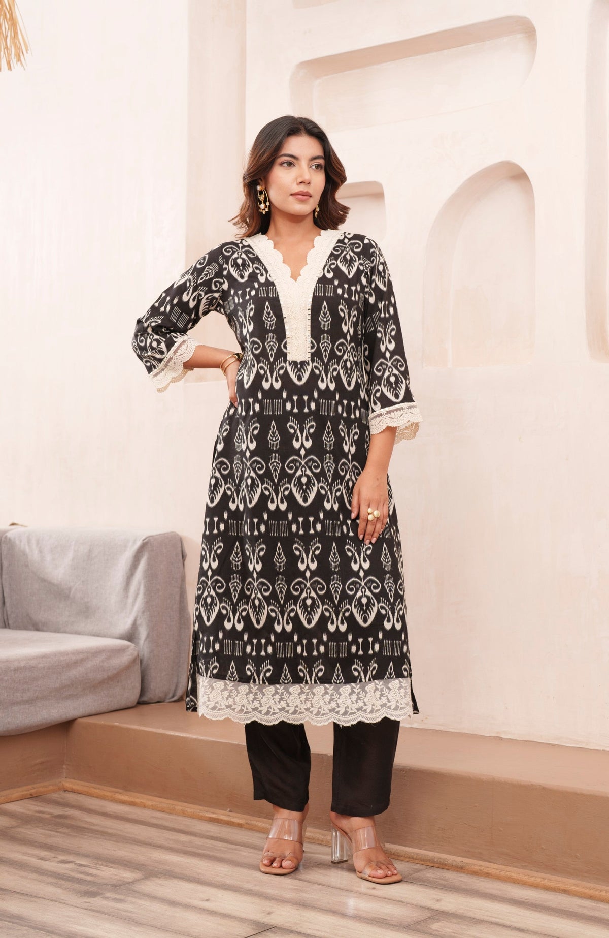 Tashvika Onyx Printed Kurta Pant Set