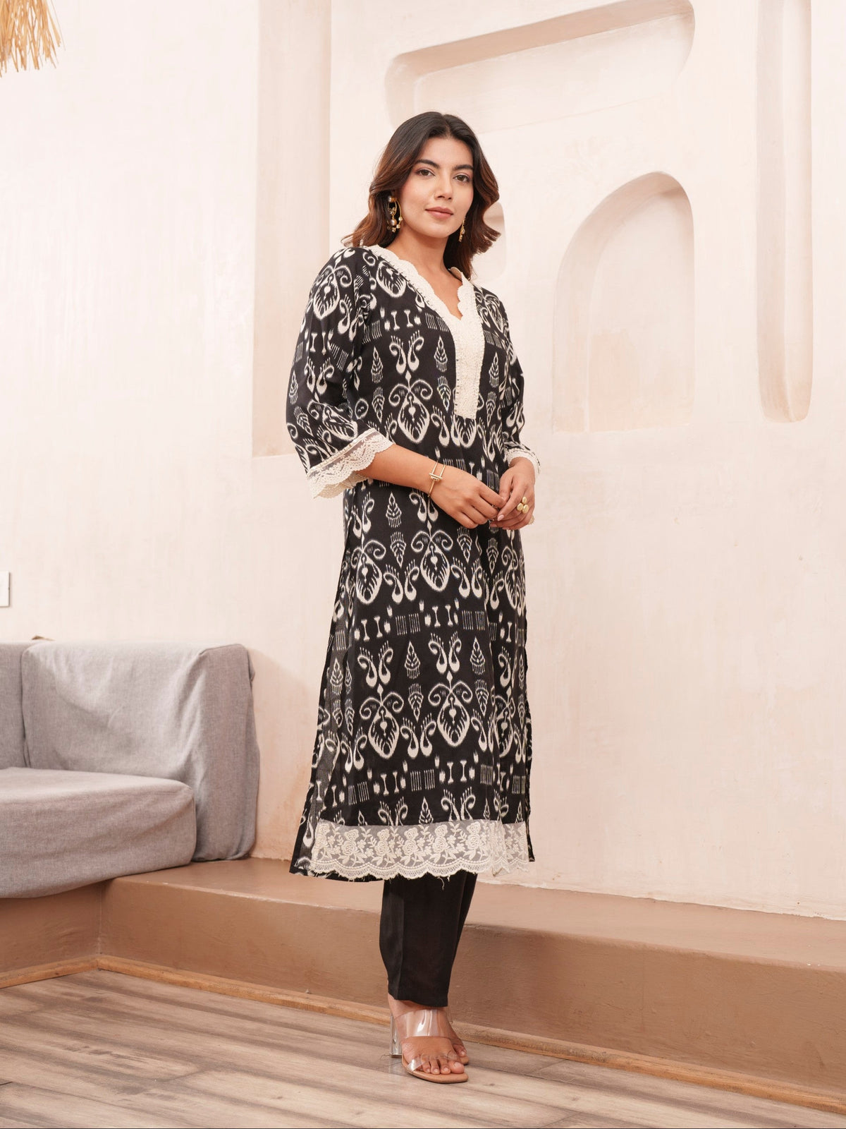 Tashvika Onyx Printed Kurta Pant Set