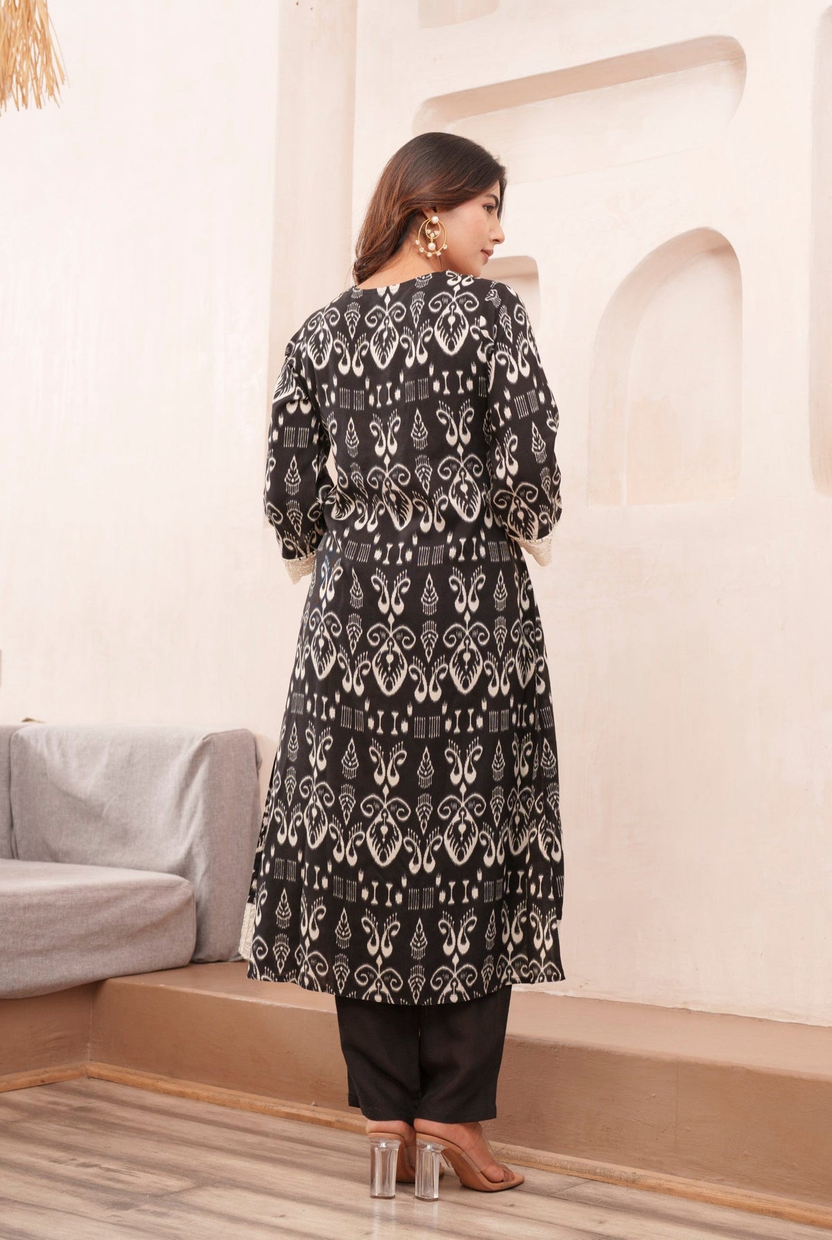 Tashvika Onyx Printed Kurta Pant Set