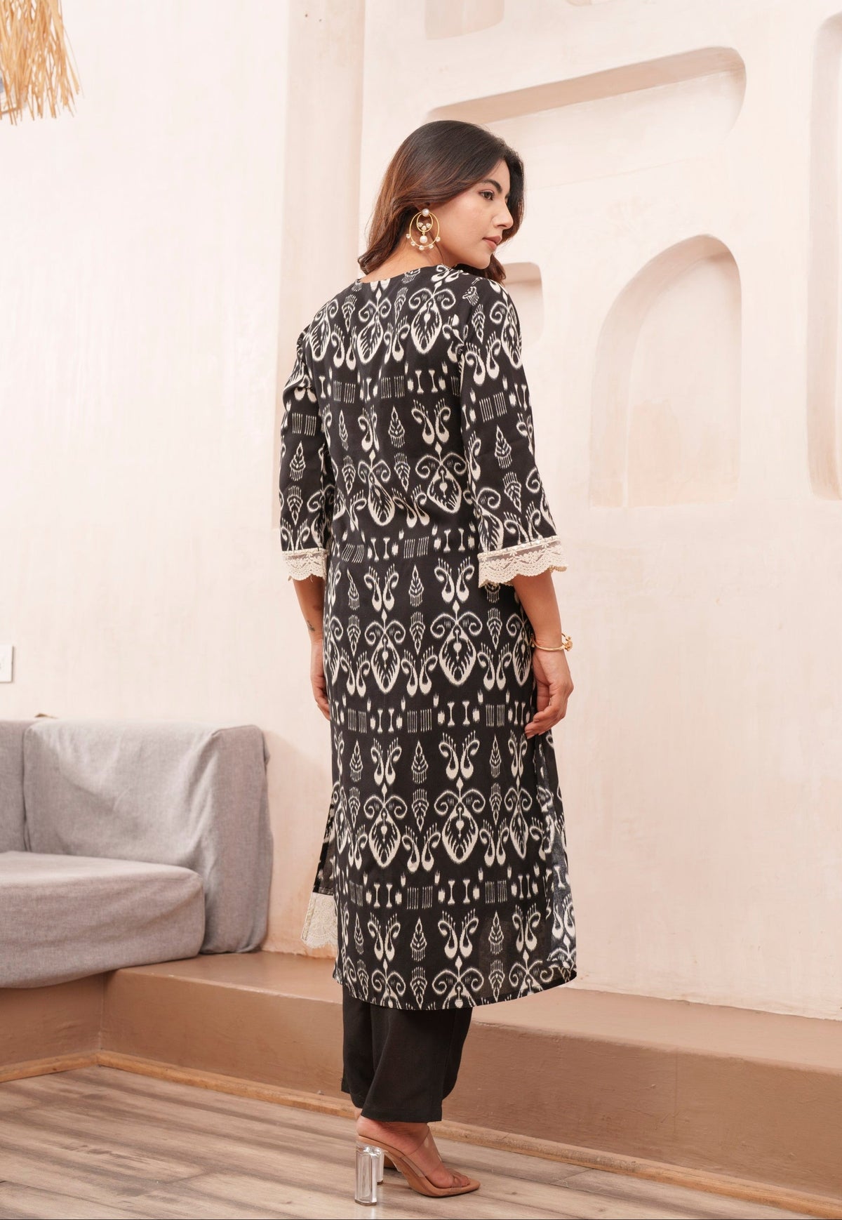 Tashvika Onyx Printed Kurta Pant Set