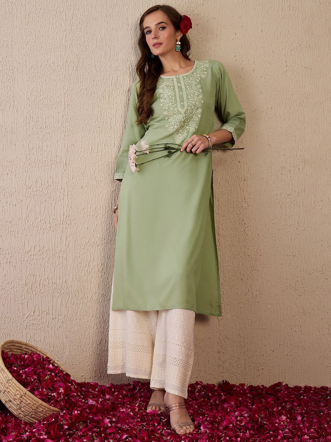 Dhiyona IE Women Floral Embroidered Thread Work Kurta