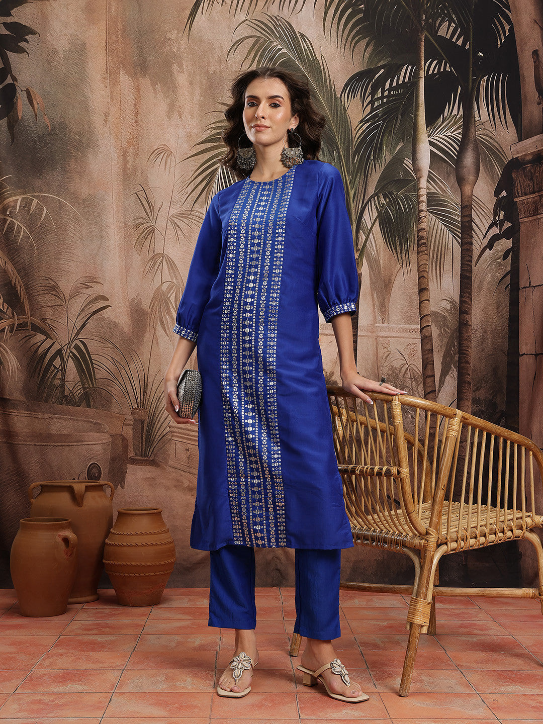 Women Foil Print Kurta with Trousers