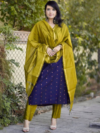 Dhiyona KL Ethnic Motifs Printed V-Neck Straight Kurta With Trousers And Dupatta