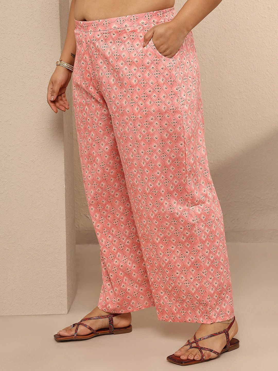 Dhiyona Women's Plus Size Floral Printed Regular Kurta with Trousers & With Dupatta