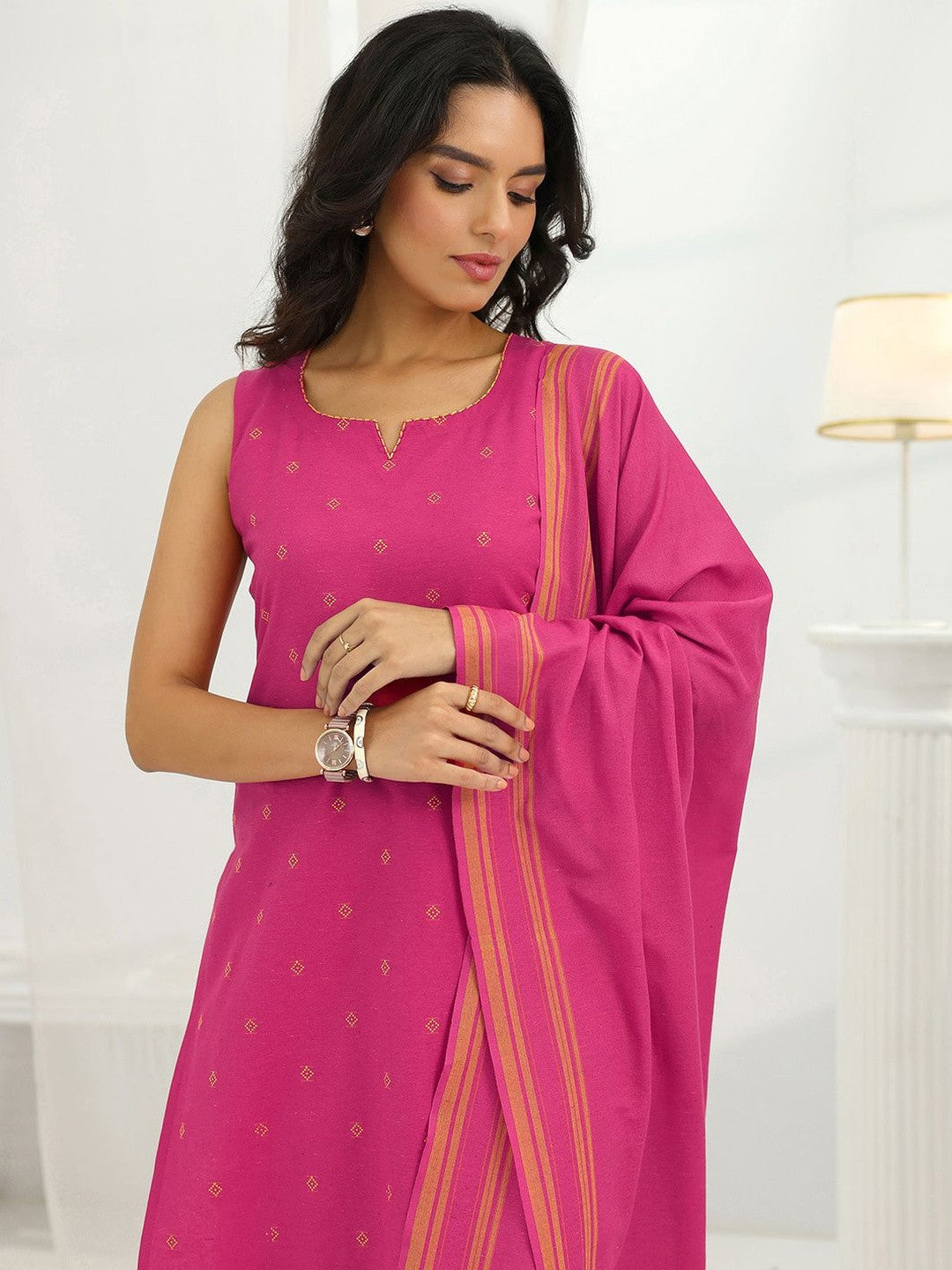 Geometric Printed Notch Neck Straight Kurta With Trousers & Dupatta