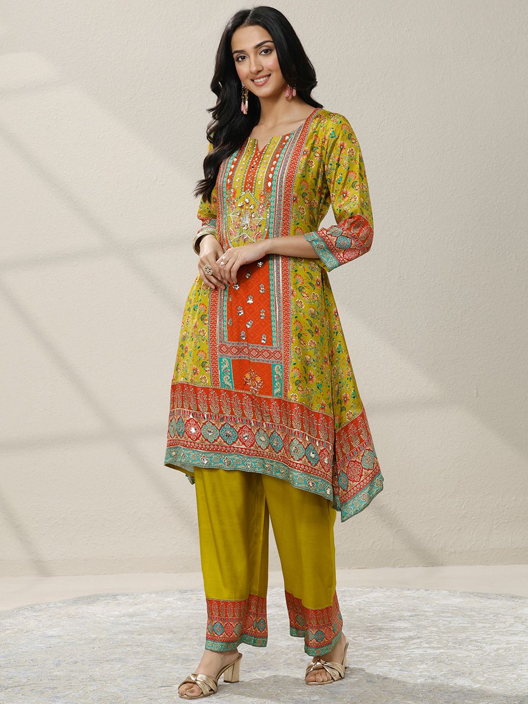 Dhiyona LL Women Floral Printed Regular Sequinned Kurta with Palazzos & With Dupatta