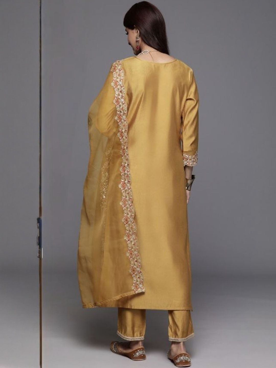 Dhiyona KL Women Ethnic Motifs Embroidered Regular Chanderi Silk Kurta with Palazzos & With Dupatta