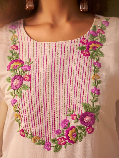 Women Floral Embroidered Regular Thread Work Kurta with Trousers