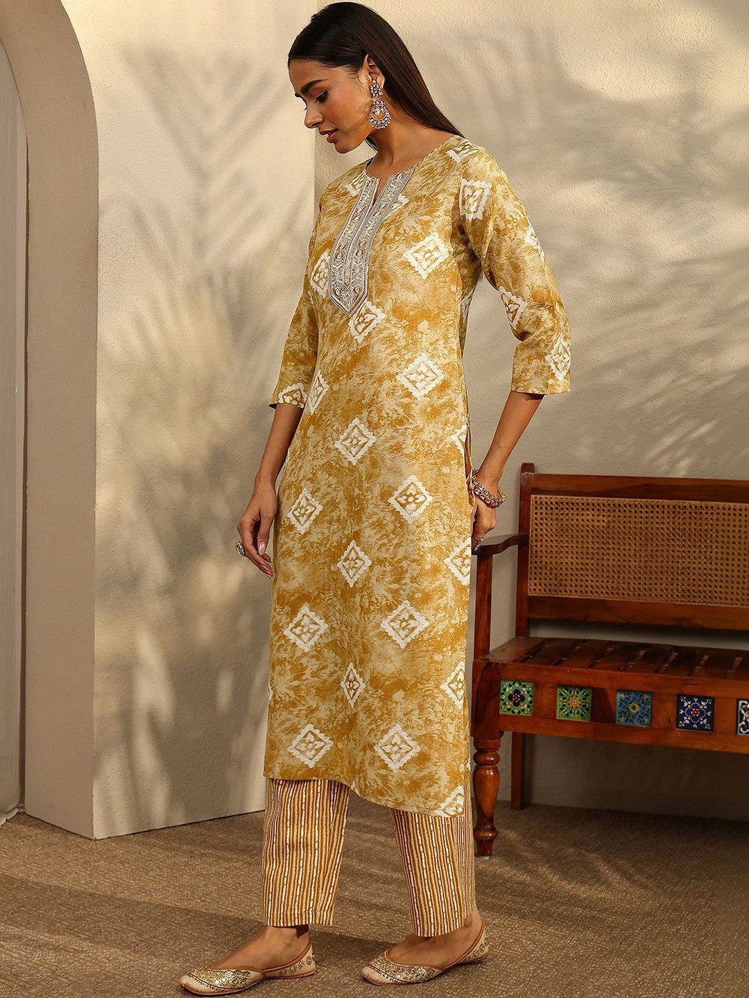 Women Ethnic Motifs Printed Regular Thread Work Kurta with Trousers & With Dupatta