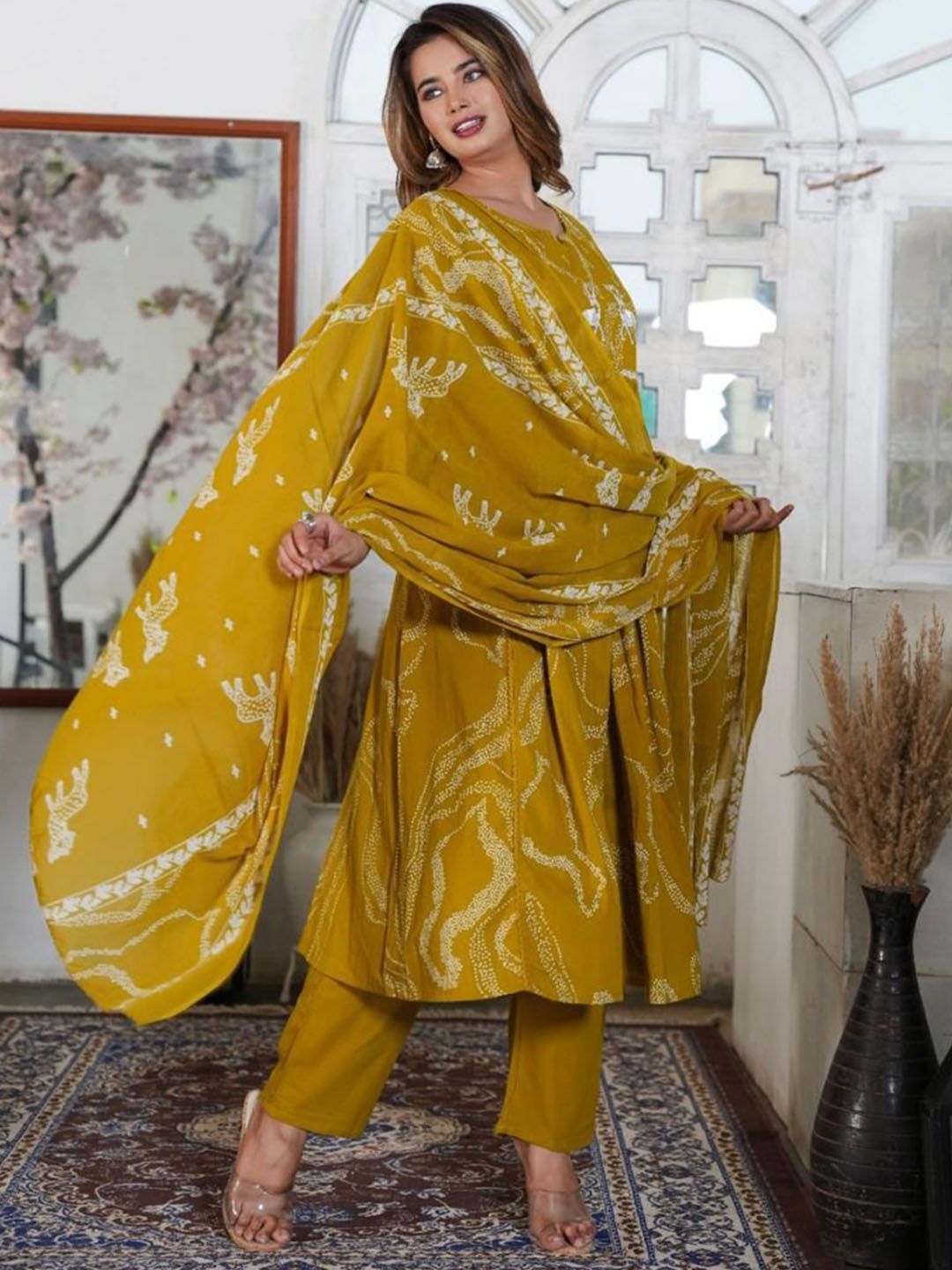 Dhiyona KL Abstract Printed Notch Neck Thread Work Pure Cotton Kurta With Trousers & Dupatta