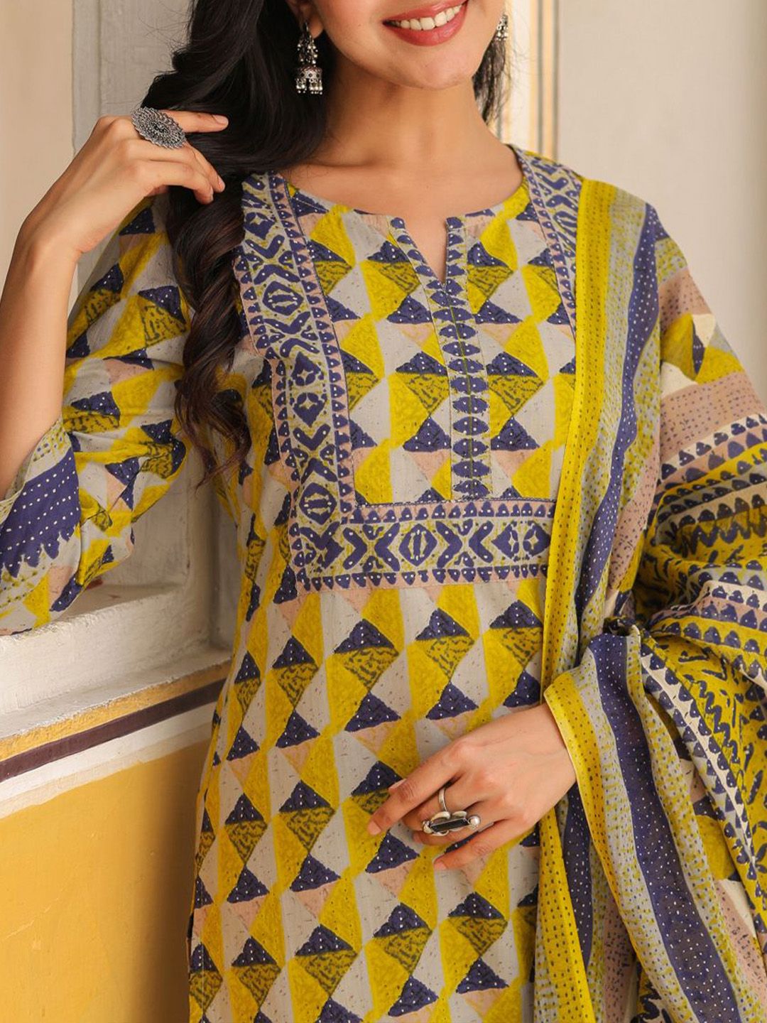Dhiyona RR Women's Geometric Printed Pure Cotton Straight Kurta With Trousers & Dupatta