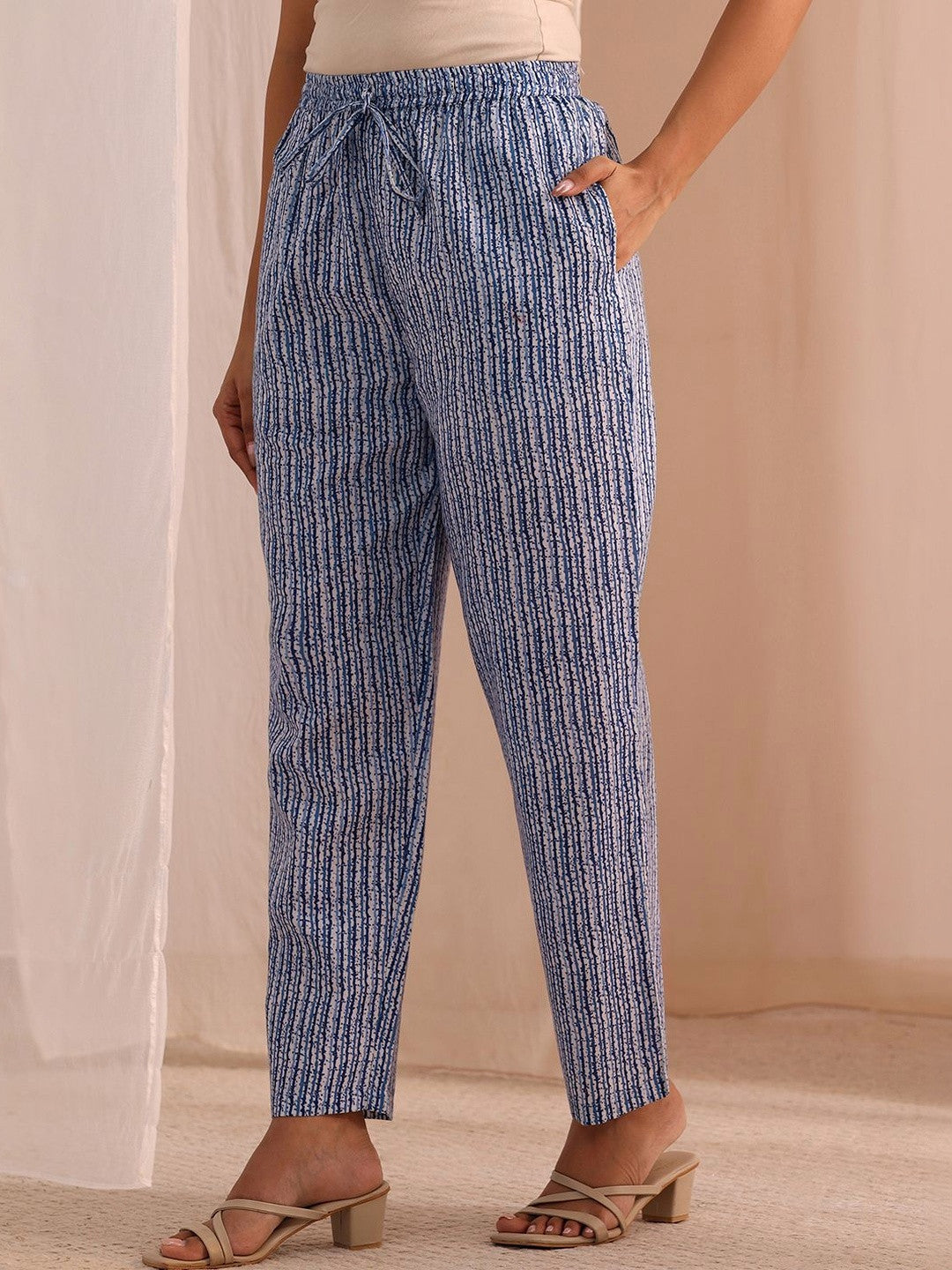 Women Ethnic Motifs Printed Regular Kurta with Trousers & With Dupatta