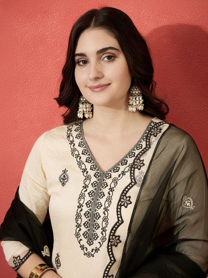 Dhiyona CH Women Ethnic Motifs Embroidered Regular Thread Work Kurta with Trousers & With Dupatta