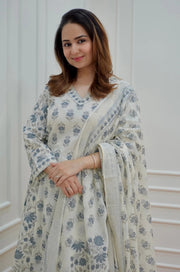 Women White Printed Viscose Rayon Kurta And Pant Set