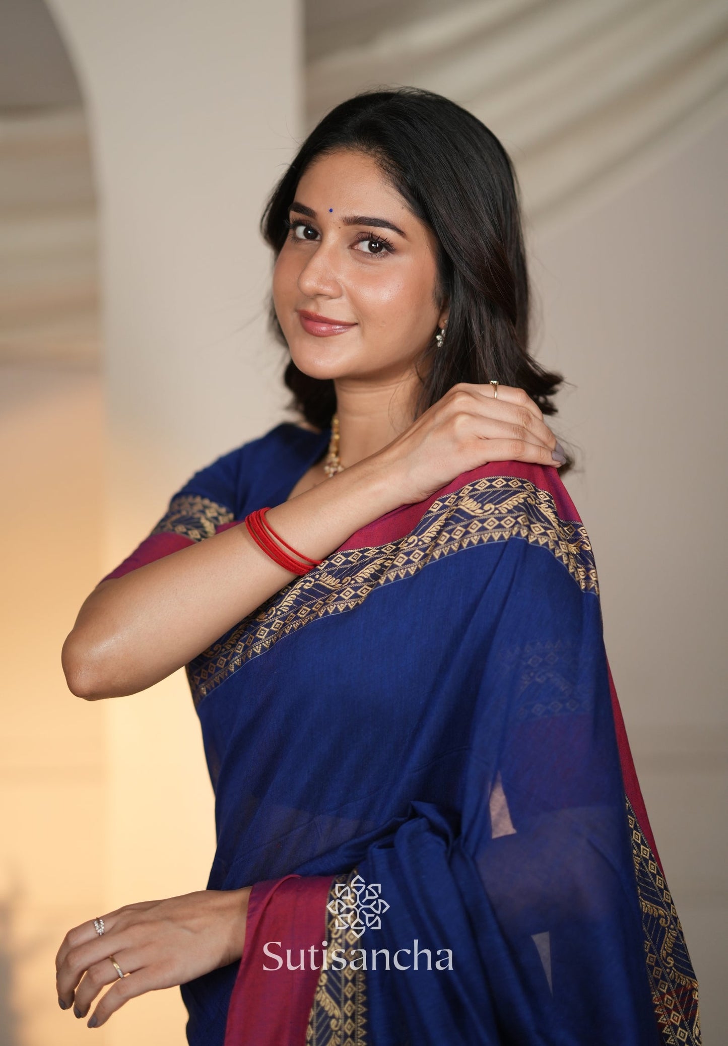 Dhiyona SS The Weaver's Touch: Pure Bengal Cotton Saree with Timeless Appeal