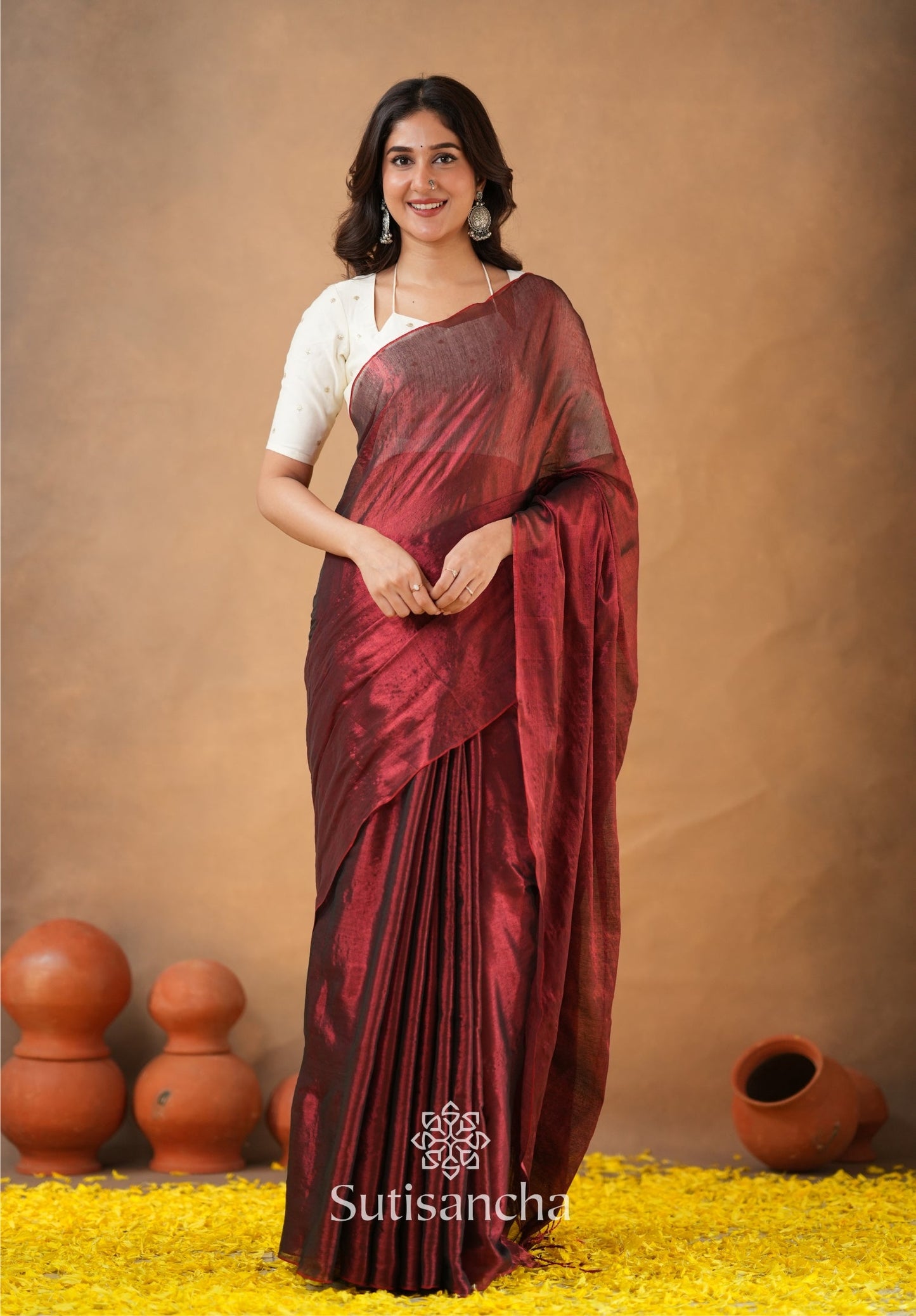 Dhiyona SS Ivory Gold Horizon – Flowing with Regal Charm