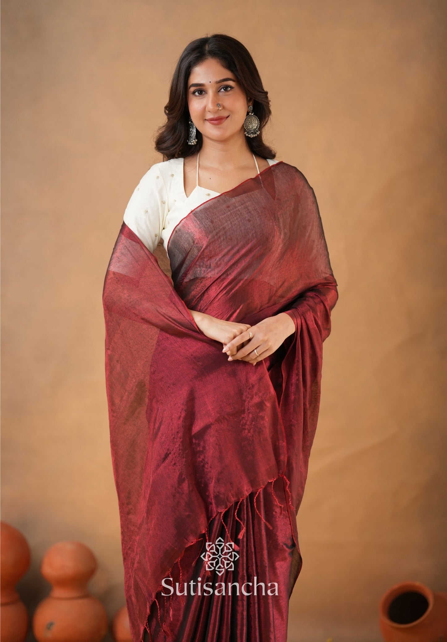 Dhiyona SS Ivory Gold Horizon – Flowing with Regal Charm