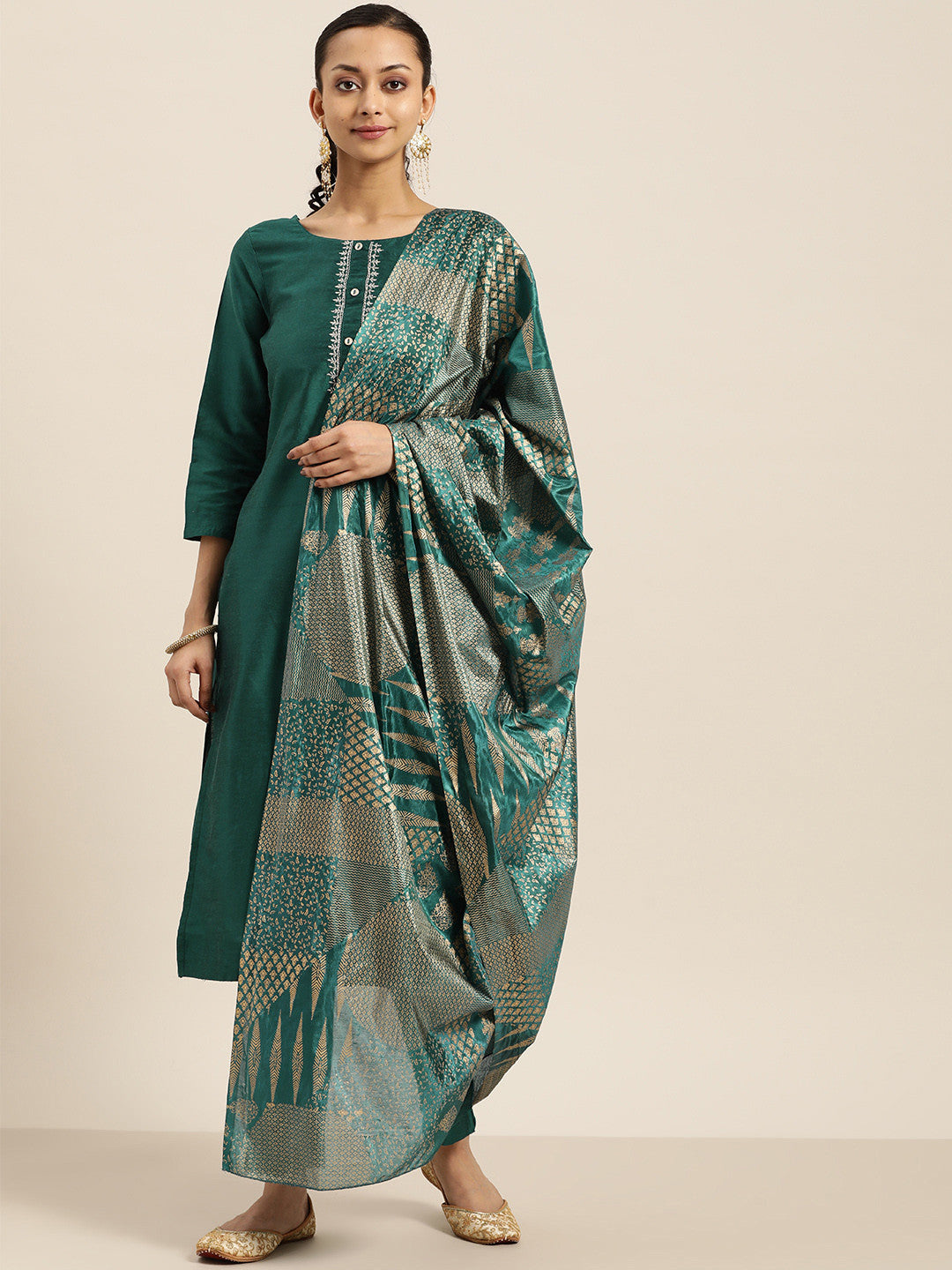 Women Green & Golden Printed Kurta with Trousers & Dupatta