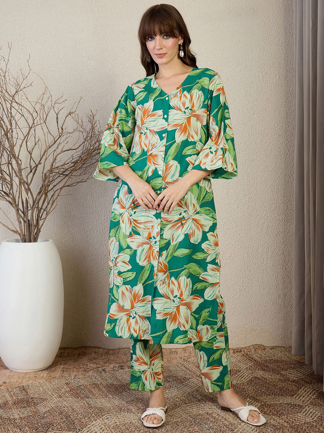 Floral Printed V-Neck Pure Cotton Straight Kurta With Trousers
