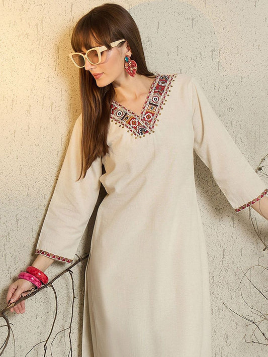 Dhiyona IE Women Embroidered V-Neck Top and Trousers Co-Ords