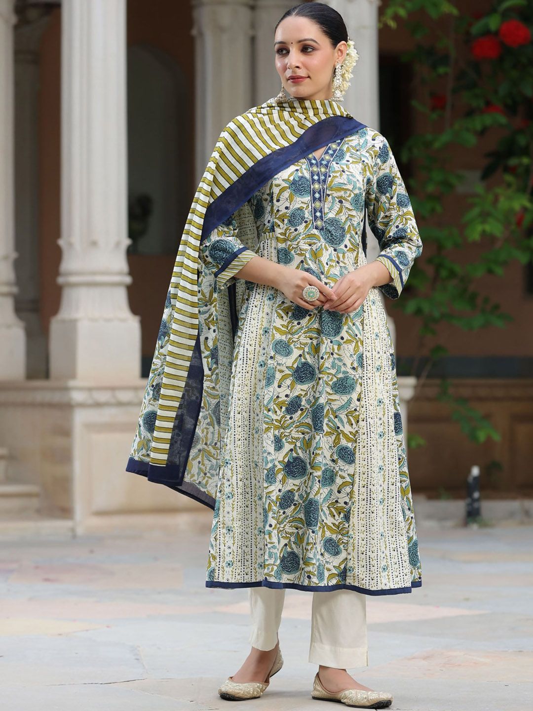 Dhiyona RR Women's Floral Printed Thread Work Pure Cotton Kurta with Trousers & With Dupatta