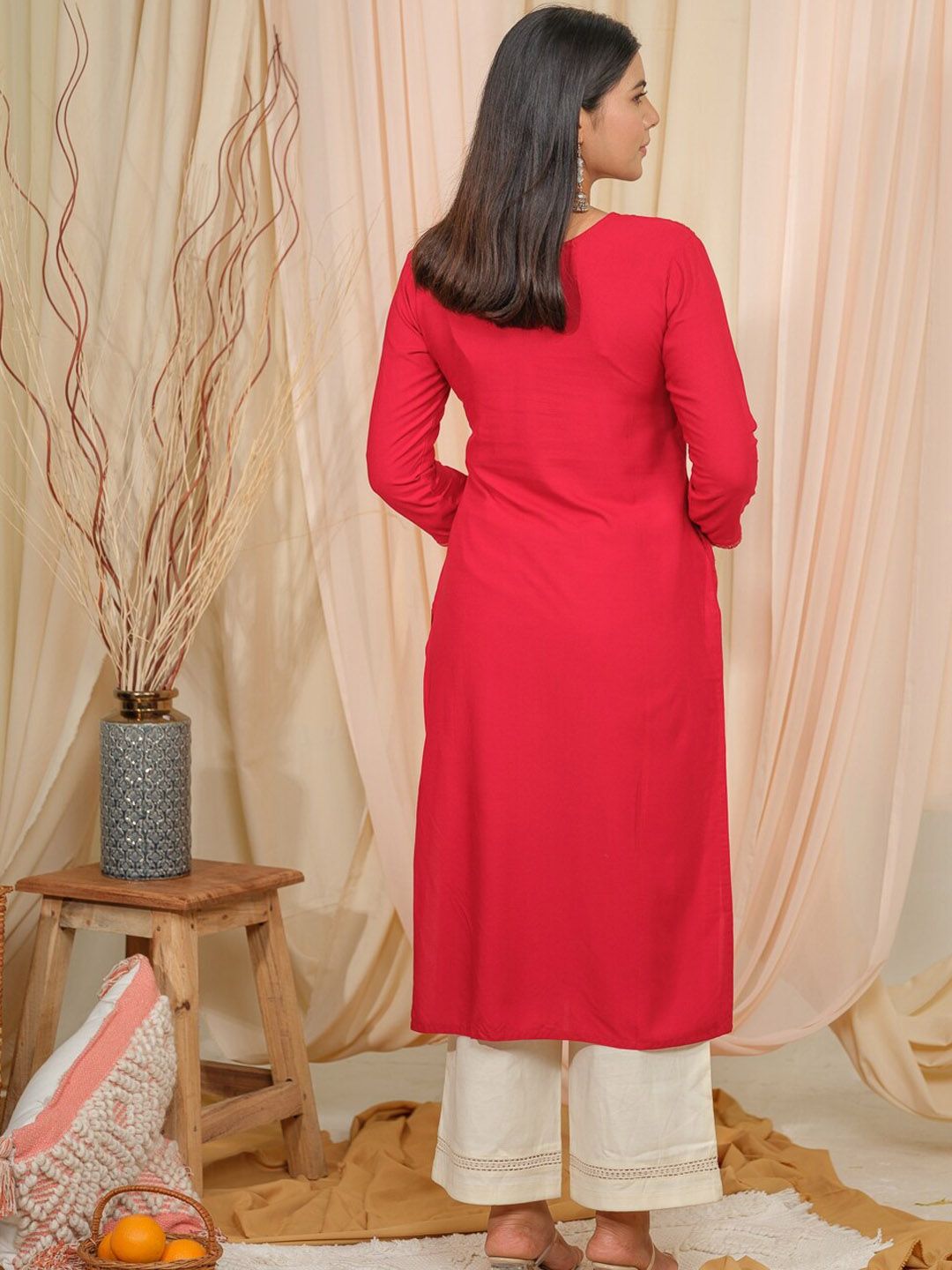 Dhiyona OD  Floral Embroidered Tie-Up Neck Thread Work Straight Kurta