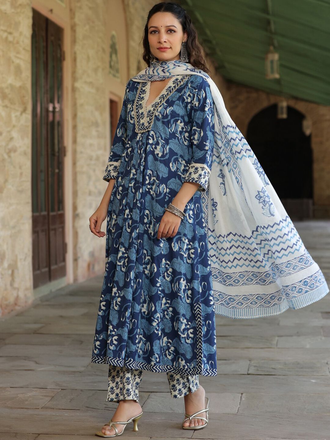 Dhiyona RR Women's Ethnic Motifs Printed Thread Work Pure Cotton Kurta with Trousers & Dupatta