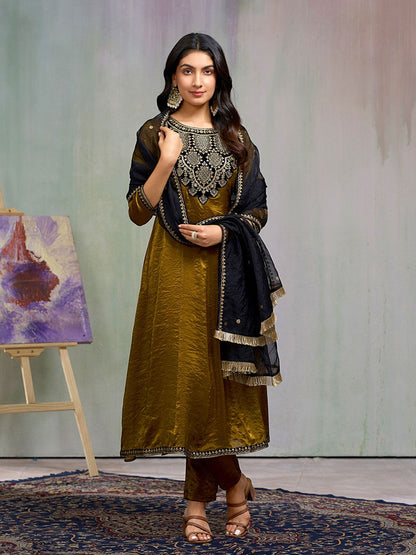 Dhiyona CH Women Floral Embroidered Regular Sequinned Kurta with Trousers & Dupatta