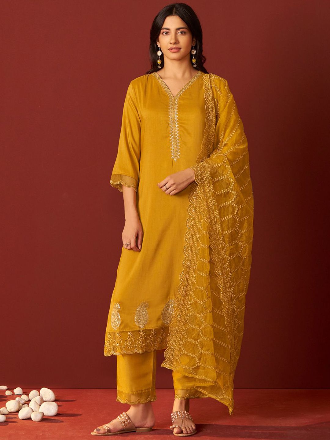 Dhiyona IE Women Ethnic Motifs Embroidered Regular Sequinned Kurta & Trousers With Dupatta