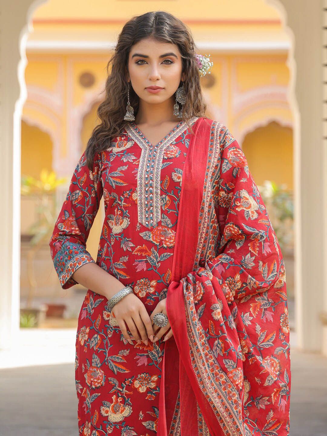 Dhiyona RR Women's Floral Printed V-Neck Sequinned Pure Cotton Kurta Set