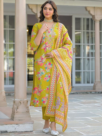 Dhiyona KL Women Floral Printed Regular Thread Work Kurta with Trousers & With Dupatta